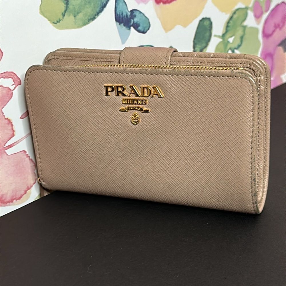 💯Authentic Prada Short Wallet🍀 - Picture 7 of 17
